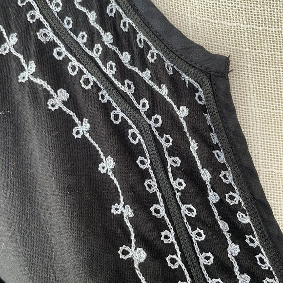 Lucky Brand Tunic‎ With Sparkle Embroidery - Picture 3 of 10
